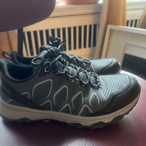 NWOT hikers 7M 8.5F - Picture 1 of 4